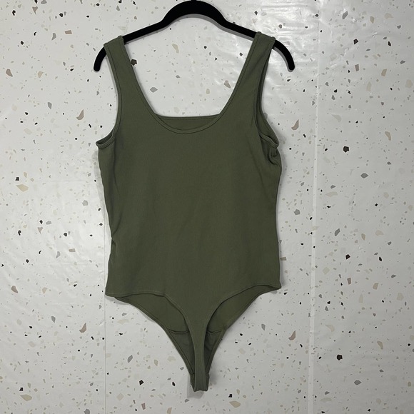 Abercrombie 90’s seamless ribbed tank bodysuit - Picture 6 of 6